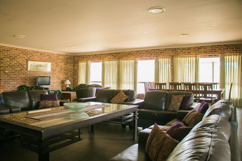 Ironstone Estate Lovedale - Nambucca Heads Accommodation 26