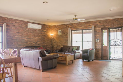 Ironstone Estate Lovedale - Nambucca Heads Accommodation 18