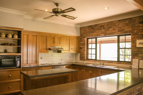 Ironstone Estate Lovedale - Nambucca Heads Accommodation 4