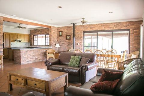 Ironstone Estate Lovedale - Nambucca Heads Accommodation 19