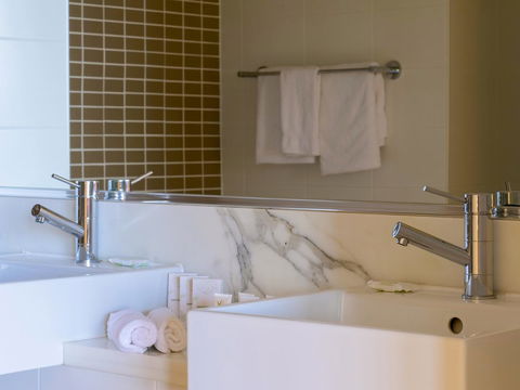 Sage Hotel Wollongong - Nambucca Heads Accommodation 1