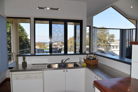 The Boat House - Nambucca Heads Accommodation 0