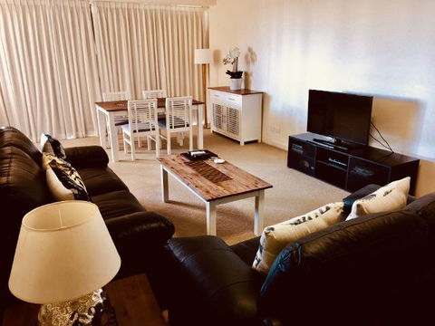 Boathouse Resort (Water Front) - Nambucca Heads Accommodation 5