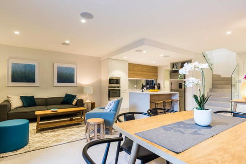 Nobbs Â· Executive 2 Storey Sydney Apartment With Pool - Nambucca Heads Accommodation 1