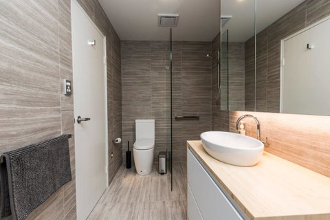 Nobbs Â· Executive 2 Storey Sydney Apartment With Pool - Nambucca Heads Accommodation 9