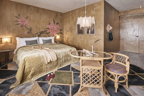 The Collectionist Newtown - Nambucca Heads Accommodation 1