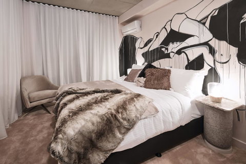 The Collectionist Newtown - Nambucca Heads Accommodation 9