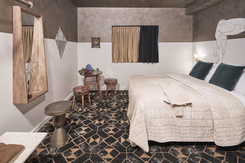 The Collectionist Newtown - Nambucca Heads Accommodation 44