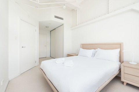 Waterfront Apartment On Sydney Harbour - Nambucca Heads Accommodation 10