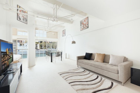 Waterfront Apartment On Sydney Harbour - Nambucca Heads Accommodation 6