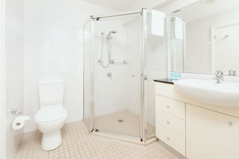 Waterfront Apartment On Sydney Harbour - Nambucca Heads Accommodation 3