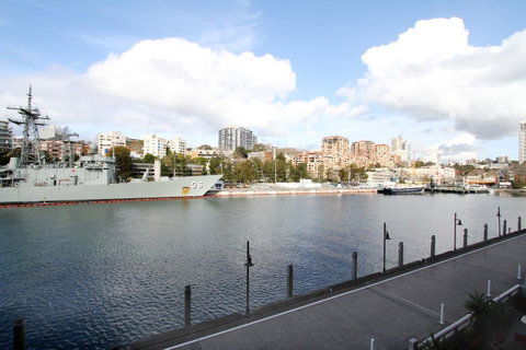 Waterfront Apartment On Sydney Harbour - Nambucca Heads Accommodation 12