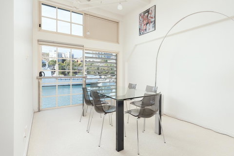 Waterfront Apartment On Sydney Harbour - Nambucca Heads Accommodation 2