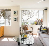 Waterfront Apartment Brimming with Inspirational Artwork - Nambucca Heads Accommodation