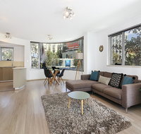 Lower Bridge and Sails - Executive 2BR Darlinghurst Apartment with Balcony and Rooftop Views - Nambucca Heads Accommodation
