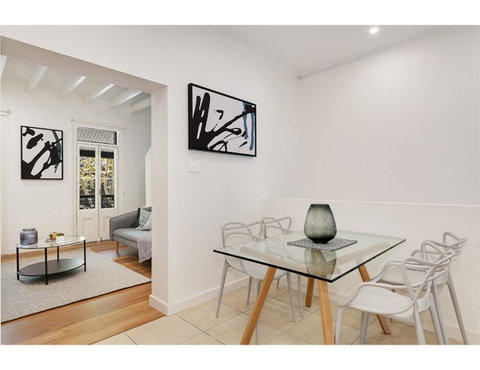 Walk To The City From This Renovated Heritage Gem - Nambucca Heads Accommodation 3
