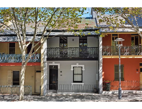 Walk To The City From This Renovated Heritage Gem - Nambucca Heads Accommodation 4
