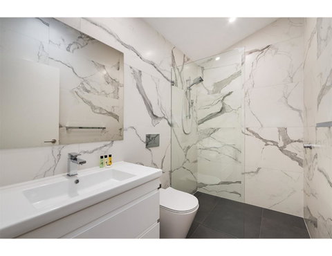 Walk To The City From This Renovated Heritage Gem - Nambucca Heads Accommodation 6