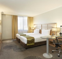 Holiday Inn Parramatta - Nambucca Heads Accommodation