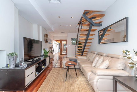 2 Bed House + Loft In Pyrmont - Nambucca Heads Accommodation 0