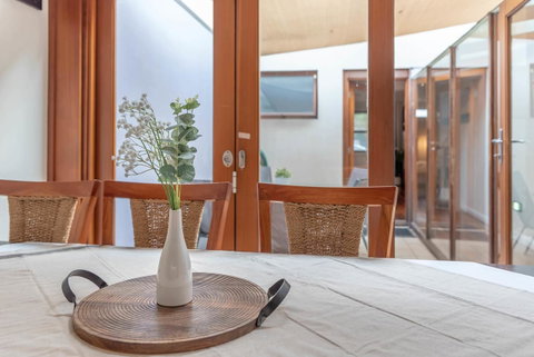 2 Bed House + Loft In Pyrmont - Nambucca Heads Accommodation 3