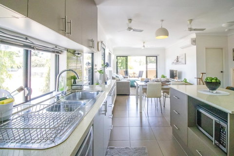 ZEN QUEST - The NOMADS PAD Near Nightcliff Markets & Sunset Foreshore - Nambucca Heads Accommodation 25
