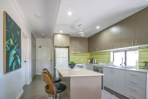 ZEN QUEST - The NOMADS PAD Near Nightcliff Markets & Sunset Foreshore - Nambucca Heads Accommodation 27