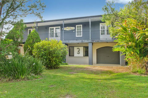 BONNY BEACH HOUSE - Holiday Accomodation With Pool - Nambucca Heads Accommodation 0