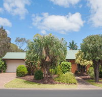 Bottlebrush - Nambucca Heads Accommodation