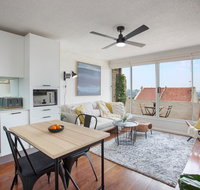 Boutique Apartment with Fantastic Harbour Views - Nambucca Heads Accommodation