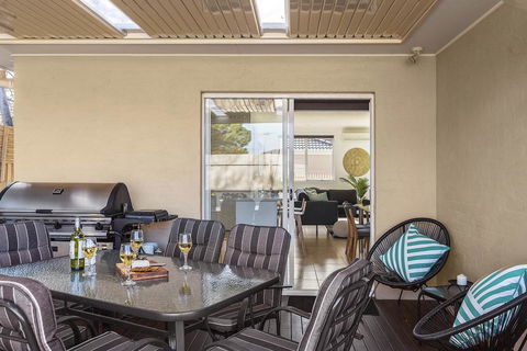 Boutique Stays - The Richardson - Nambucca Heads Accommodation 3