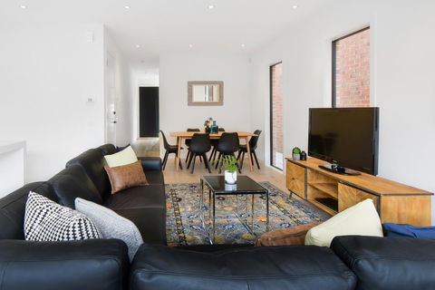 Boutique Stays-Murrumbeena Place 1 - Nambucca Heads Accommodation 2