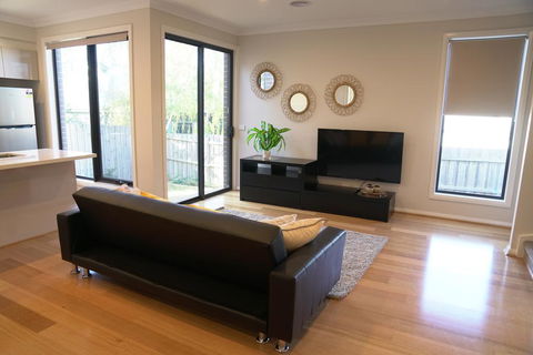 Brand New House Near Box Hill - Nambucca Heads Accommodation 1