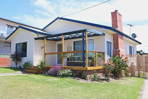Bungo Beach House - Pet Friendly Home - Nambucca Heads Accommodation 1