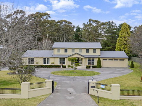 Camelot - Superbly Proportioned And Ideally Located - Nambucca Heads Accommodation 0