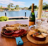 Canal Elegance In Yunderup - Nambucca Heads Accommodation