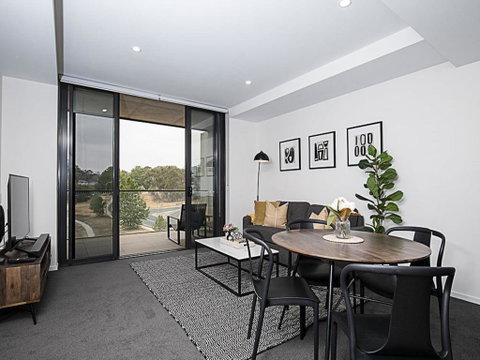 CANBERRA CHIC-hosted By:L'Abode Accommodation - Nambucca Heads Accommodation 0