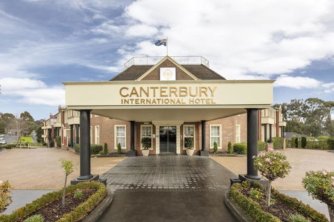 Canterbury International - Nambucca Heads Accommodation 3