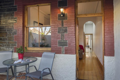Carrington Charm - CBD - WiFi - Parking - Nambucca Heads Accommodation 2