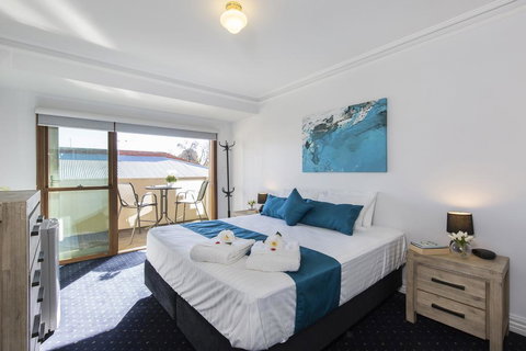 Carrington Charm - CBD - WiFi - Parking - Nambucca Heads Accommodation 0