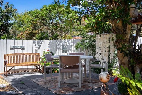 Carroll Ave 85 Mollymook - Nambucca Heads Accommodation 2