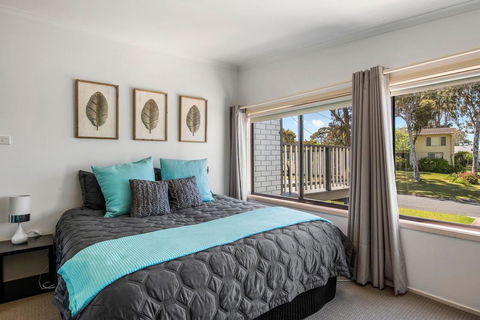 Carroll Ave 85 Mollymook - Nambucca Heads Accommodation 3