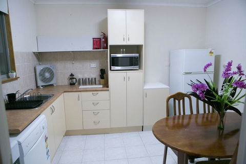 Cave Place Units - Nambucca Heads Accommodation 1