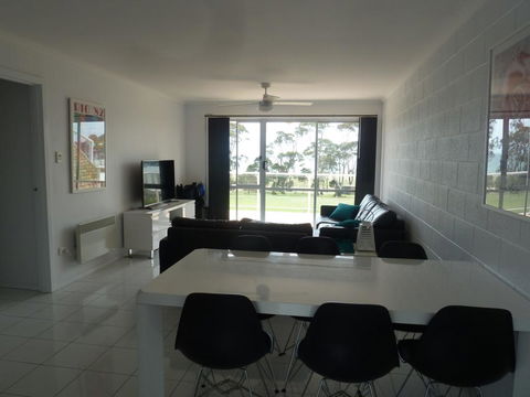 Central Luxury With Fabulous Views - Nambucca Heads Accommodation 3