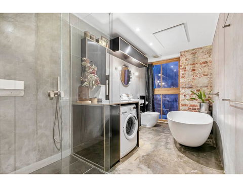 Chic Warehouse Apartment In Hipster, Foodie Hub - Nambucca Heads Accommodation 3