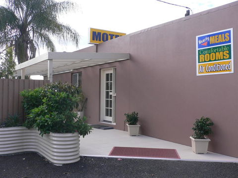 Chinchilla Motel - Nambucca Heads Accommodation 0