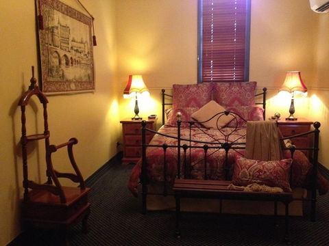Church House B&B Gundagai - Nambucca Heads Accommodation 0