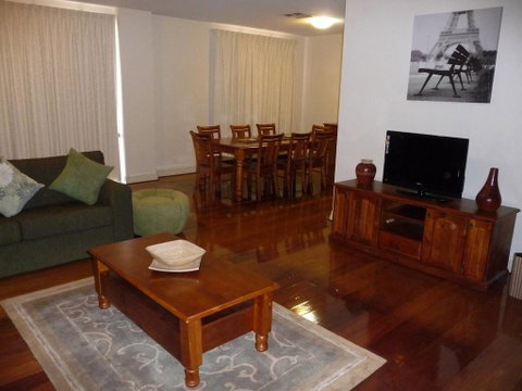 City Getaway 3 Bedroom Adelaide's East End - Nambucca Heads Accommodation 2
