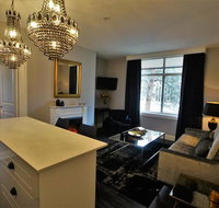 City Life Apartment-full kitchen  separate bedroom - Nambucca Heads Accommodation