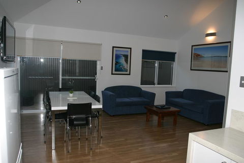 Clearwater Motel Apartments - Nambucca Heads Accommodation 3